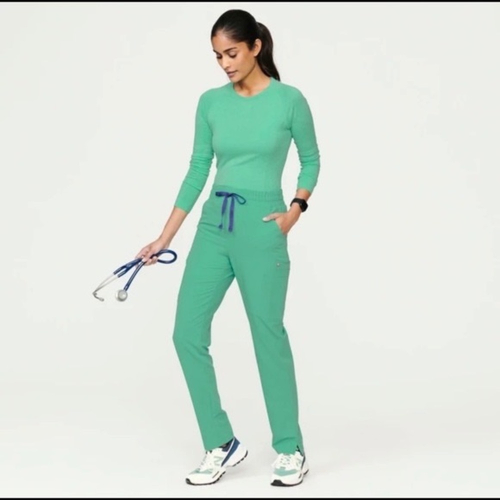 Women's Surgical Green Yola™ - High Waisted Scrub Pants - M / Surgical Green